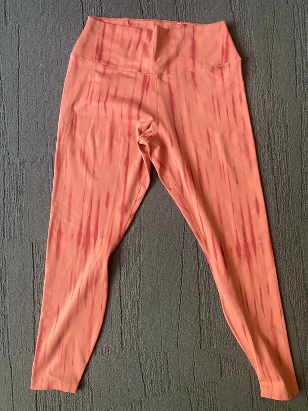 NWOT Nike Peach Tie-Dye Dri-FIT Leggings
